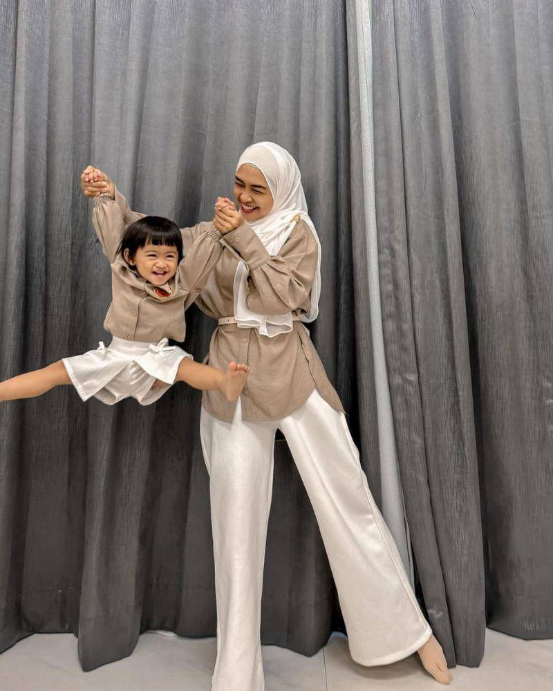 Instagram.com/riaricis1795